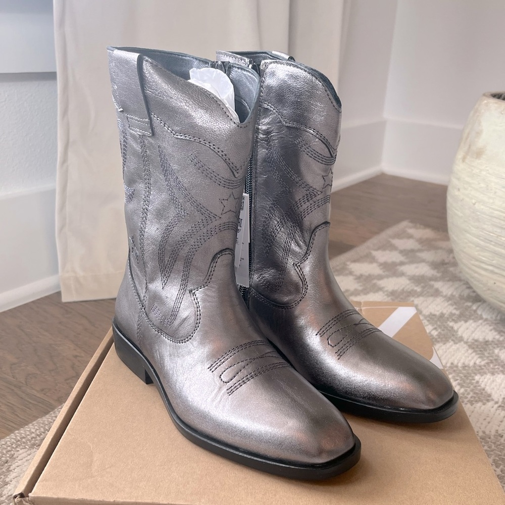 NIB Zara girls size 34 (US 2.5/3) Platinum cowboy boots